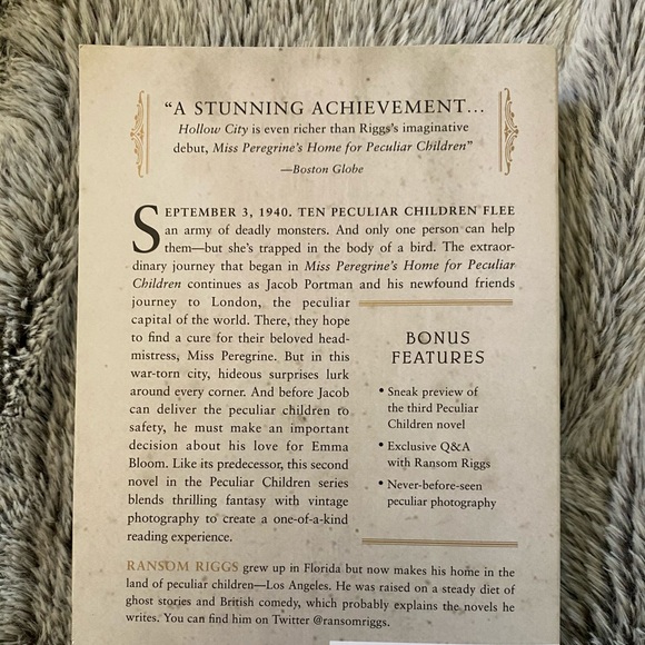 Hollow City by Ransom Riggs - Picture 4 of 4